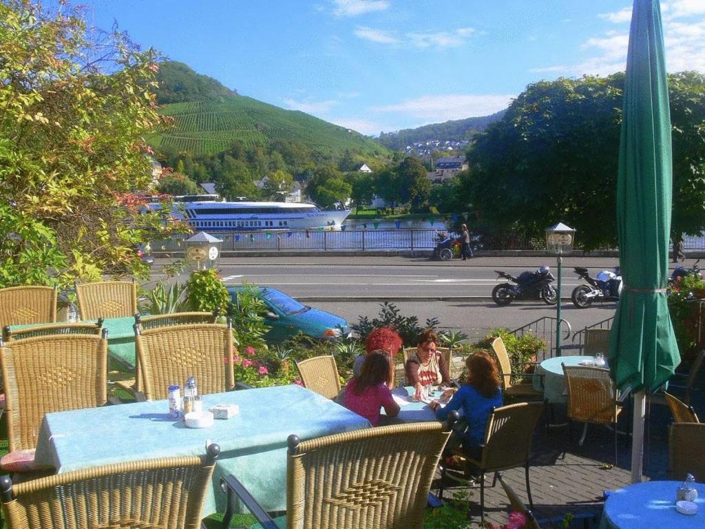 Panorama-Café MOSELGARTEN Alf Exterior foto